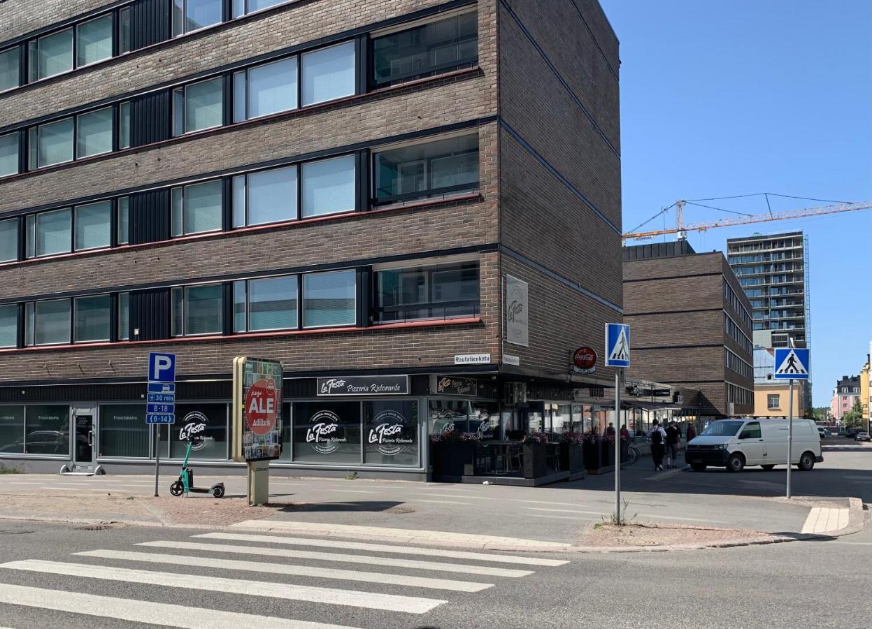 Starhomes Double Lux 10 Oulu Bagian luar foto